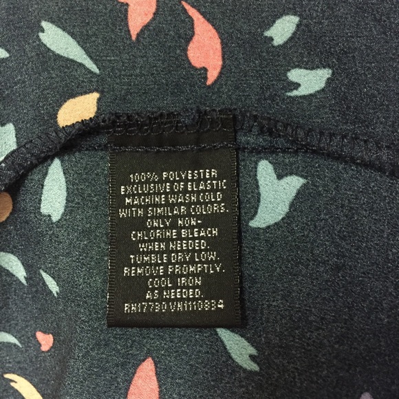 Sleeveless Navy Print Dress - Picture 6 of 7